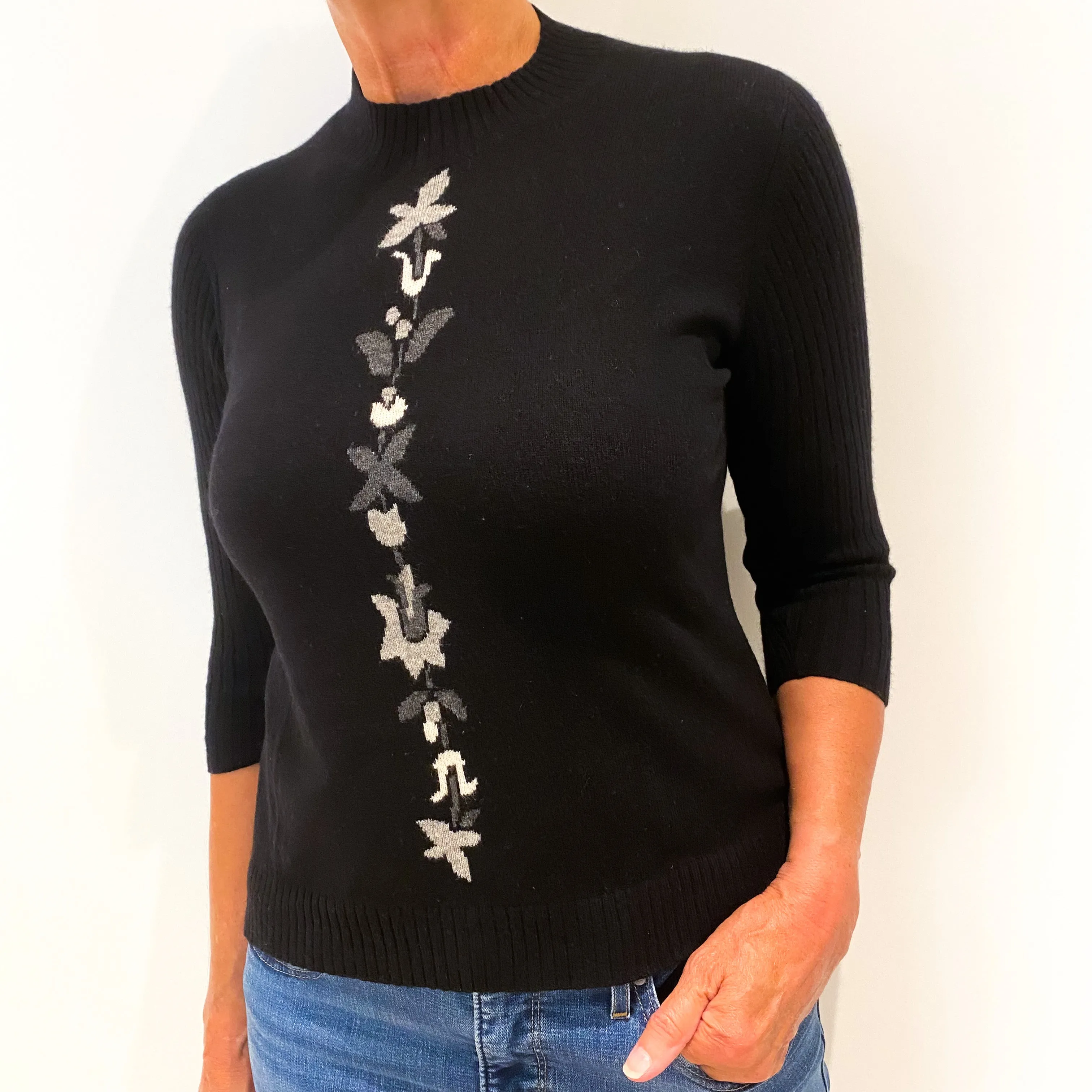 Black 3/4 Sleeve Cashmere Crew Neck Jumper with Floral Pattern On Front Medium