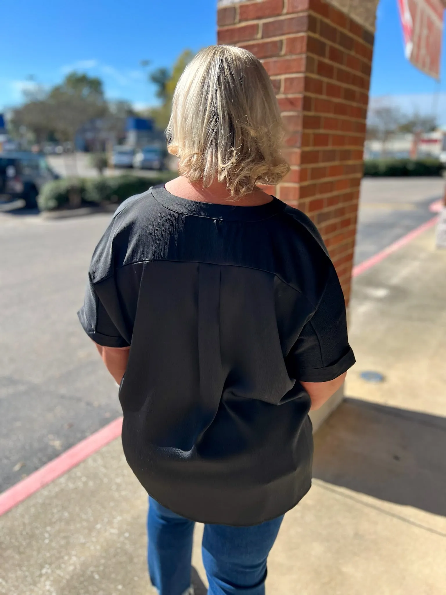 Lock Eyes Black V-Neck Short Sleeve Top