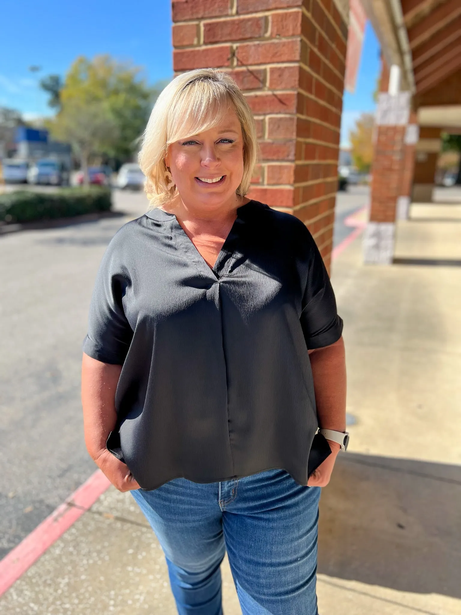 Lock Eyes Black V-Neck Short Sleeve Top