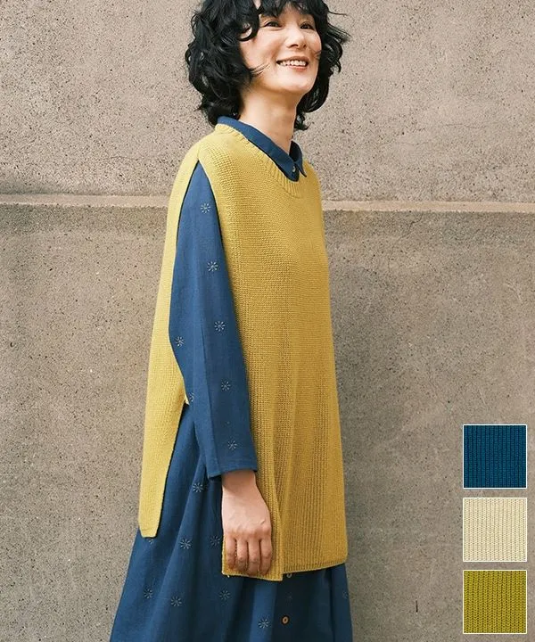 Vest with knitted design between rice paddies 24W425