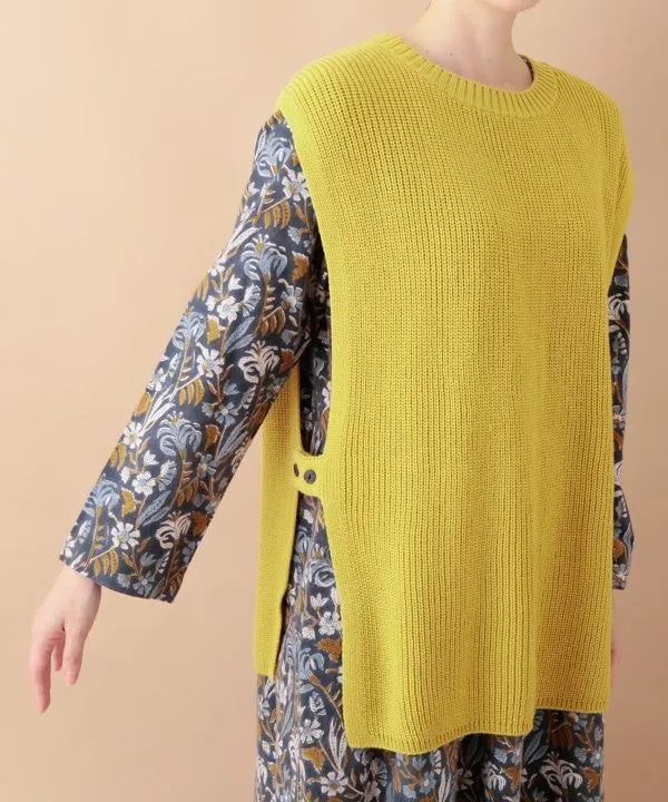 Vest with knitted design between rice paddies 24W425
