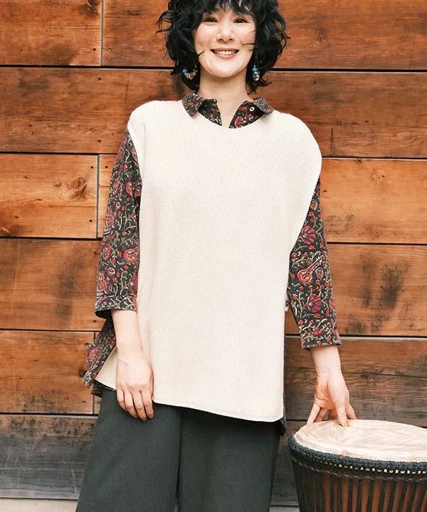 Vest with knitted design between rice paddies 24W425