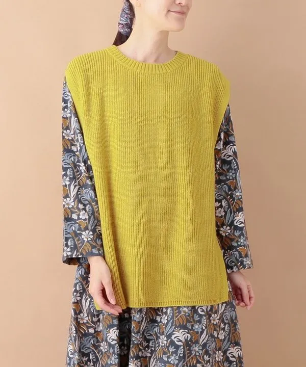 Vest with knitted design between rice paddies 24W425