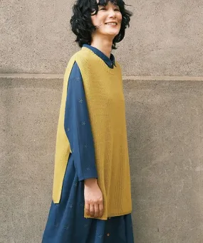 Vest with knitted design between rice paddies 24W425