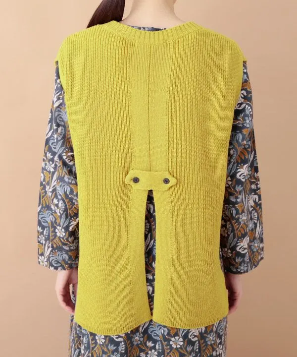 Vest with knitted design between rice paddies 24W425