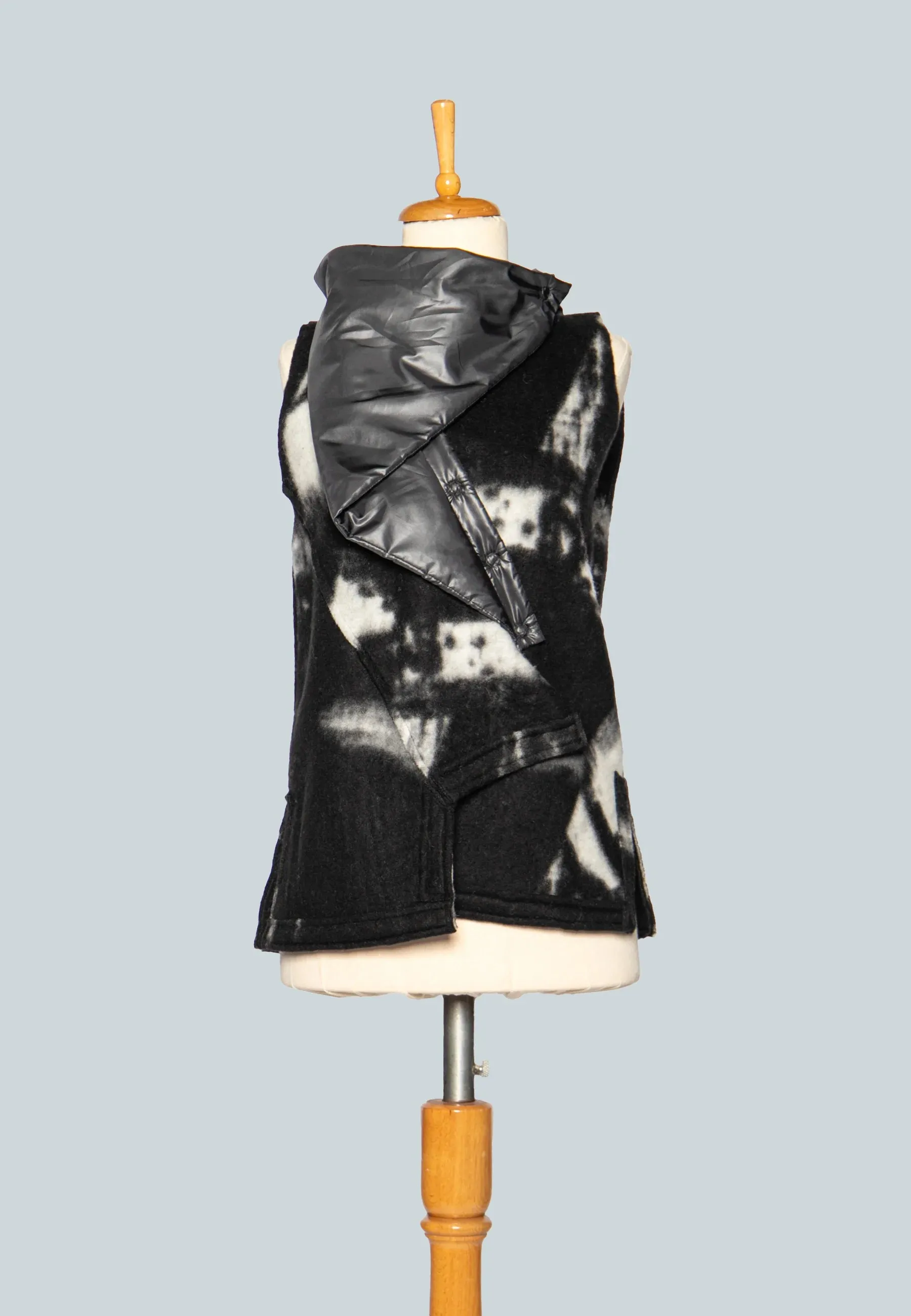 VOLT Wool & coat fabric blended, patterned knitted vest